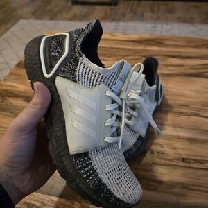 Ultraboost 19 "Linen Green"
